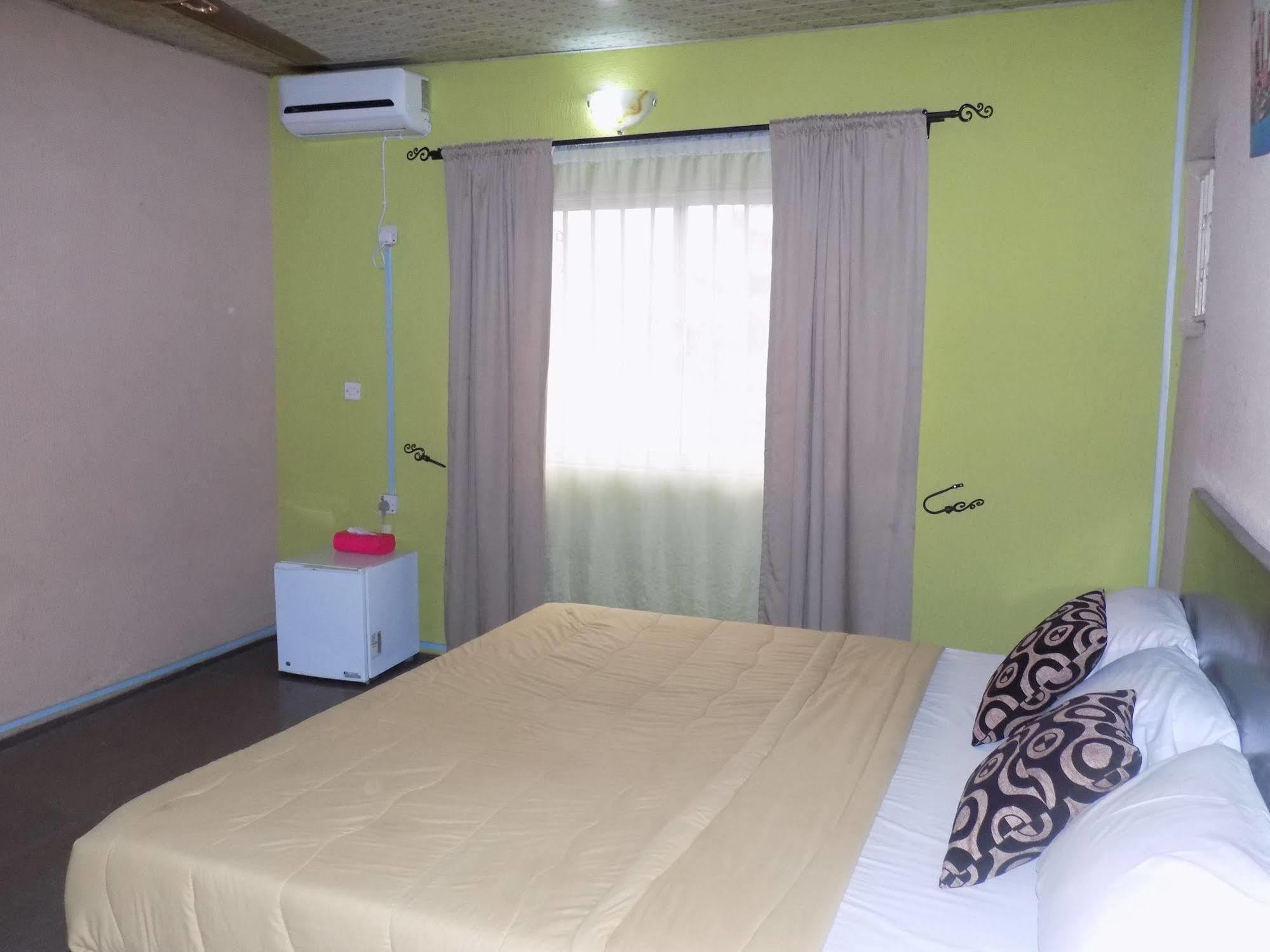 Posh Apartments And Hotel イケジャ エクステリア 写真